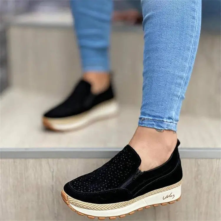 Ladies Solid Color Casual Round Toe Solid Color Soft Flat Canvas Shoes - Black / 35