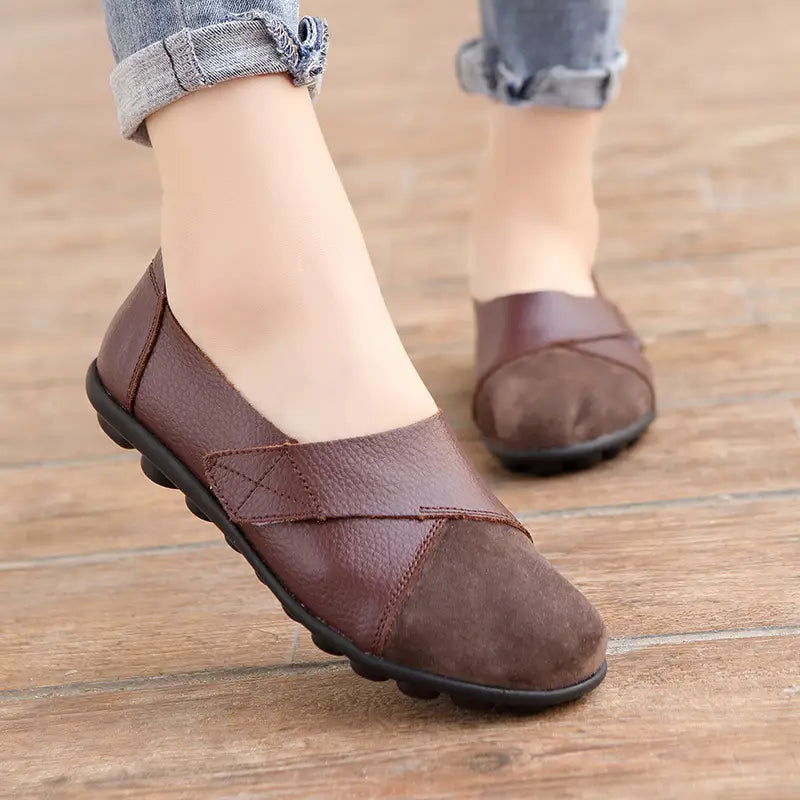 Ladies’ Velcro peas shoes