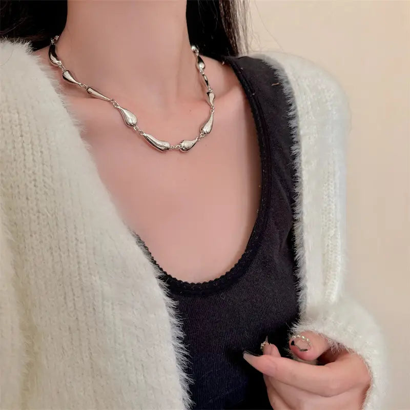 Women’s Metal Water Drop Stitching Necklace