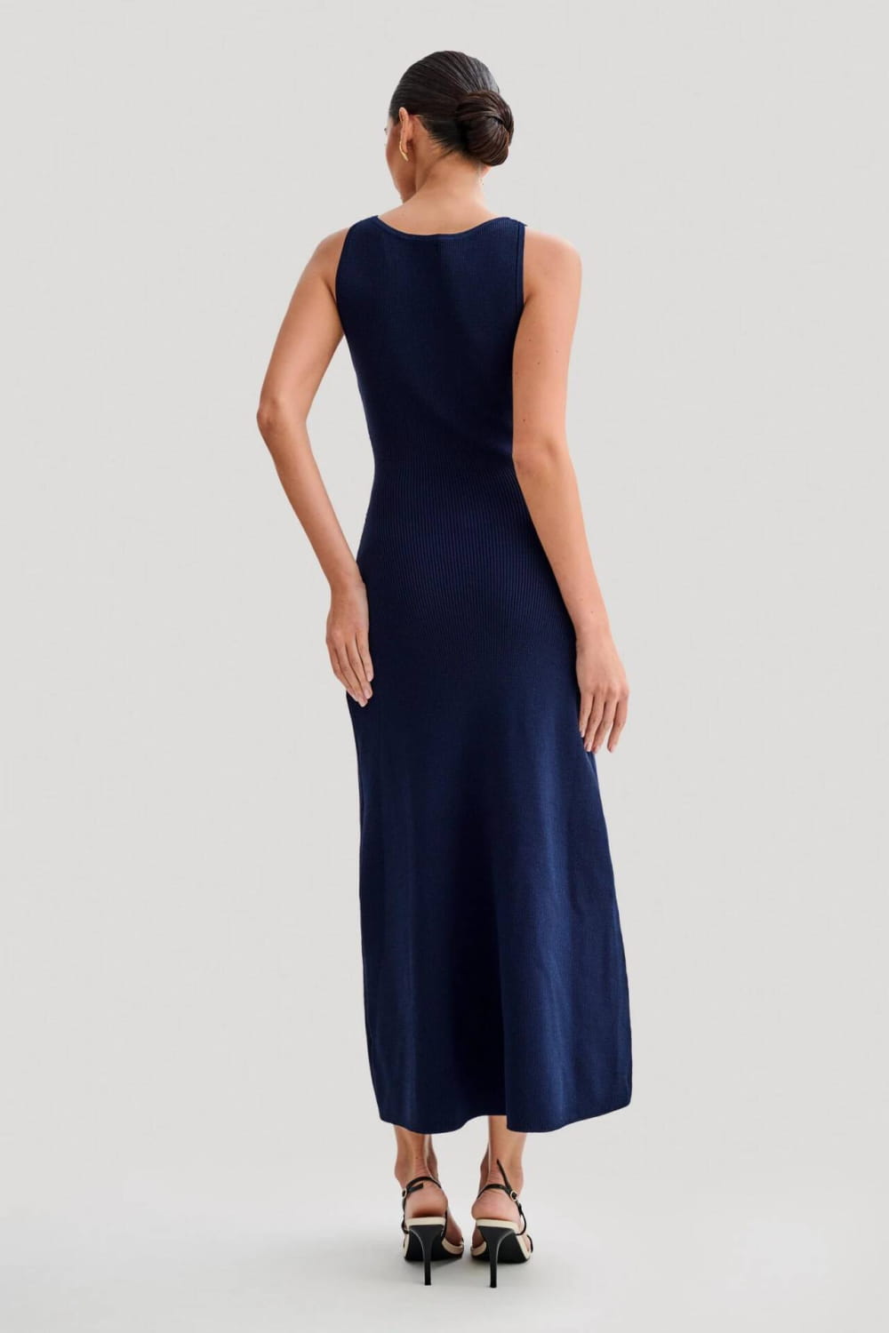 Elegant Knitted Sleeveless Dress With Single Breast Fashion Slim Round Neck Long Dresses Womens Clothing