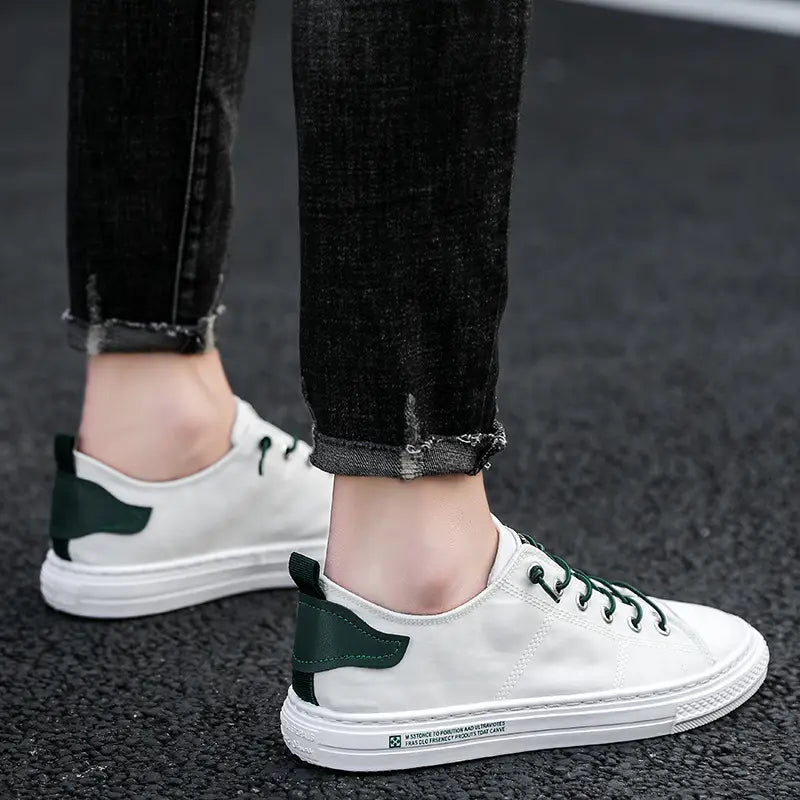 Men’s flat casual canvas shoes