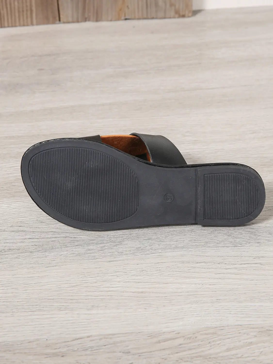 Color Matching Toe Covering Flat Slippers