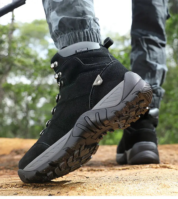 Men’s Middle High Top Autumn And Winter Mountaineering Plus Size Hiking Boots