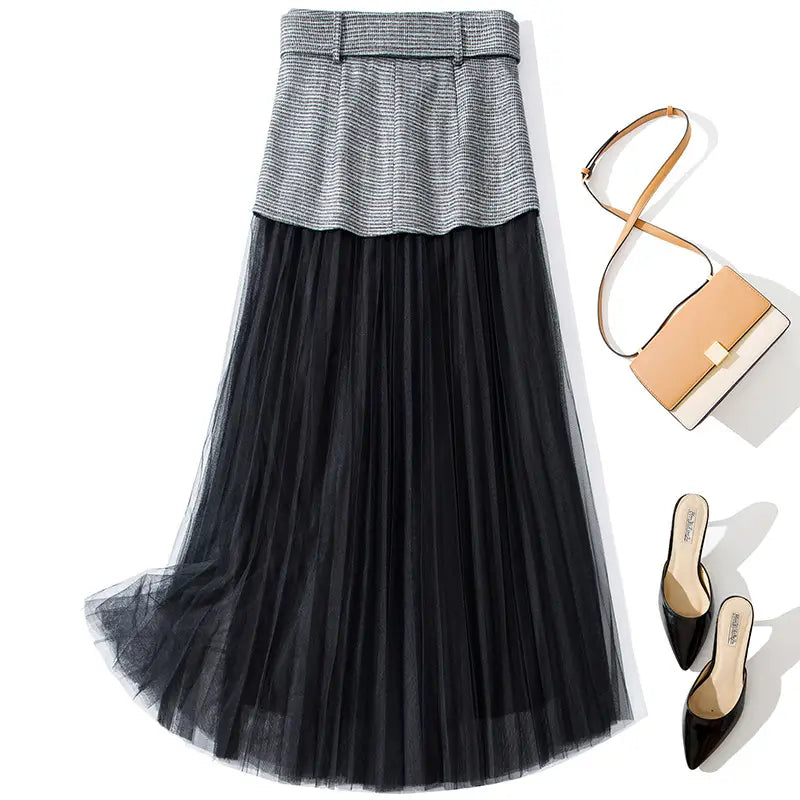 Two-tone skirt with handbag and shoes from New Women’s Belts Show Thin and Elegant Pleated Mesh Skirt.