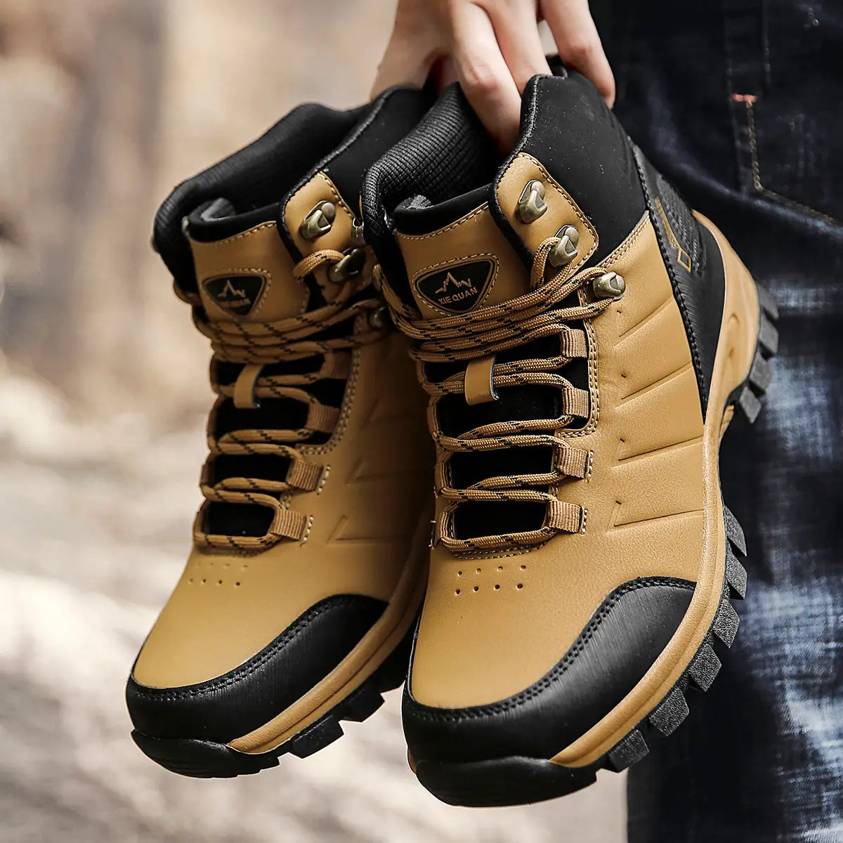 High-top Hiking Shoes