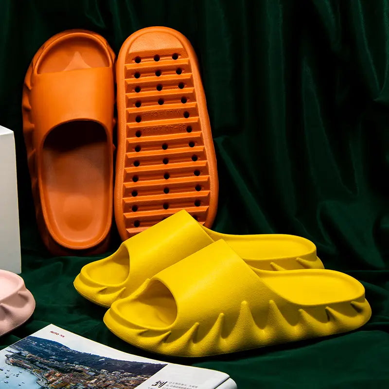 Thick-Soled Men’s Slippers