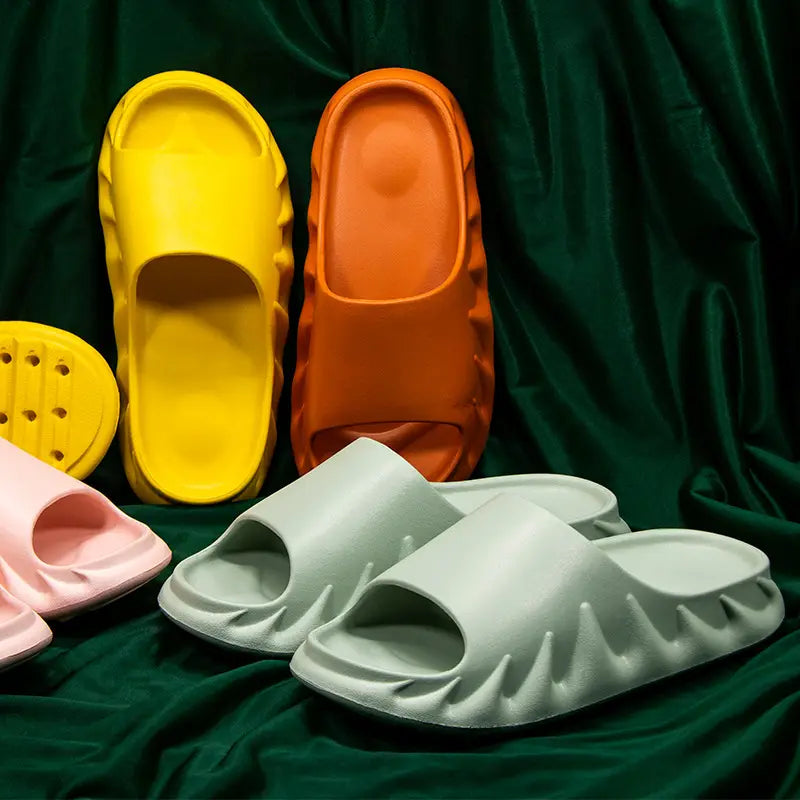 Thick-Soled Men’s Slippers