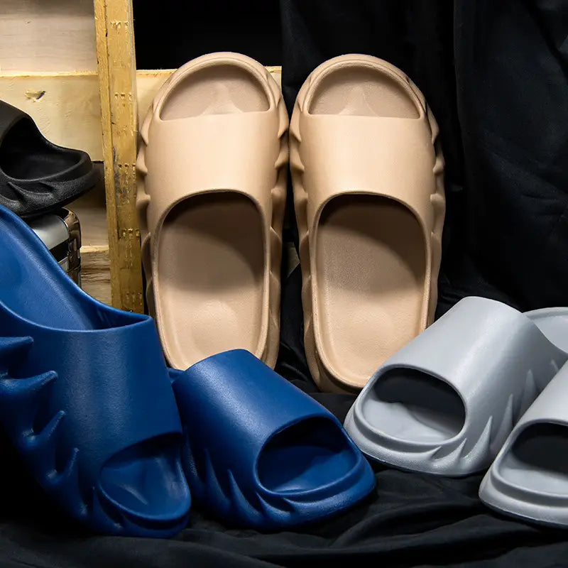 Thick-Soled Men’s Slippers