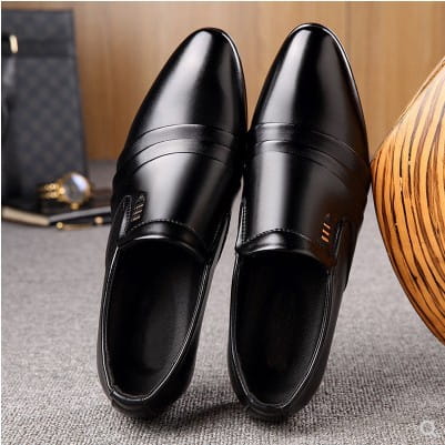 Leather Shoes Men Summer Breathable Men’s Shoes