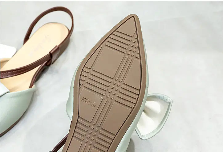 Girls Wear Flat Sandals Outside Their Hearts