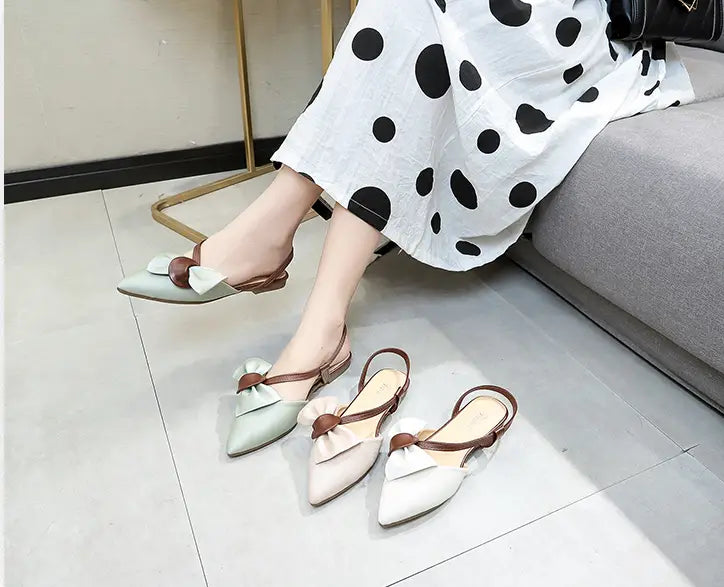 Girls Wear Flat Sandals Outside Their Hearts