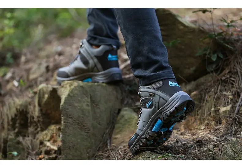 High-top non-slip hiking shoes