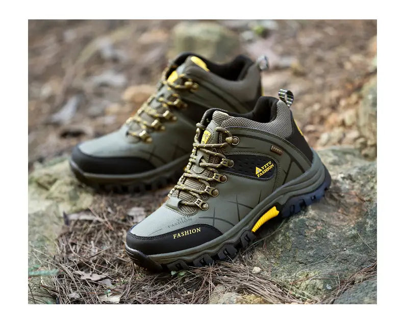 High-top non-slip hiking shoes