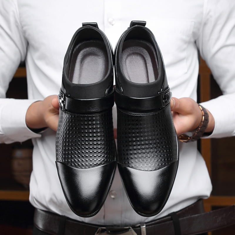 Single pointed shoes