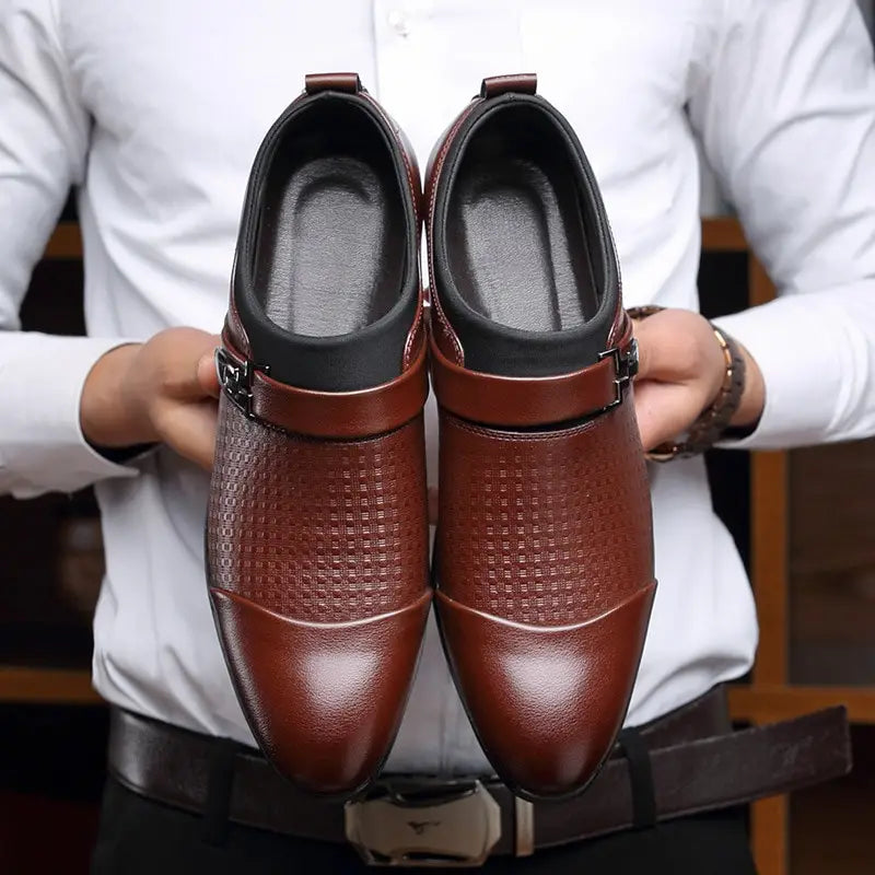 Single pointed shoes