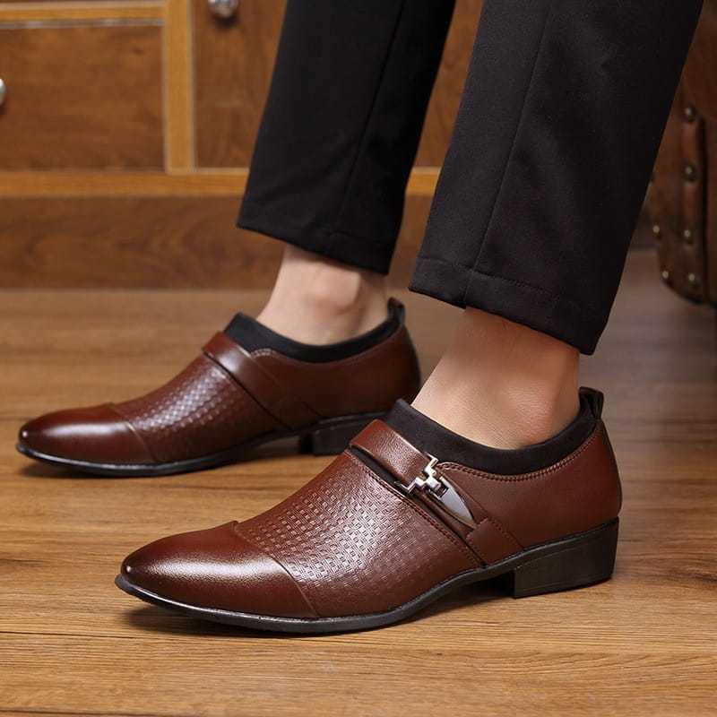 Single pointed shoes