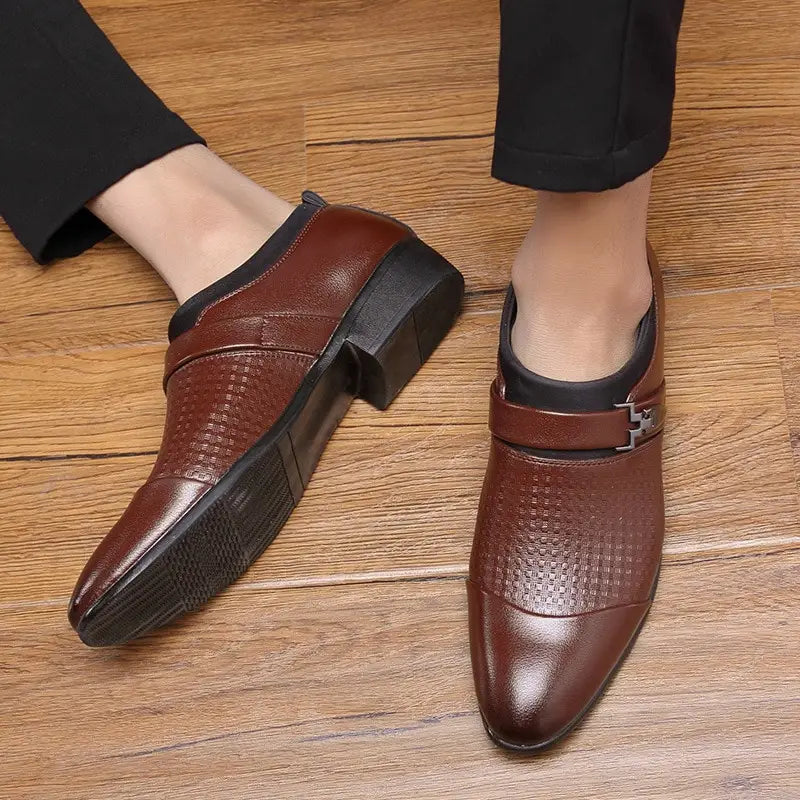 Single pointed shoes