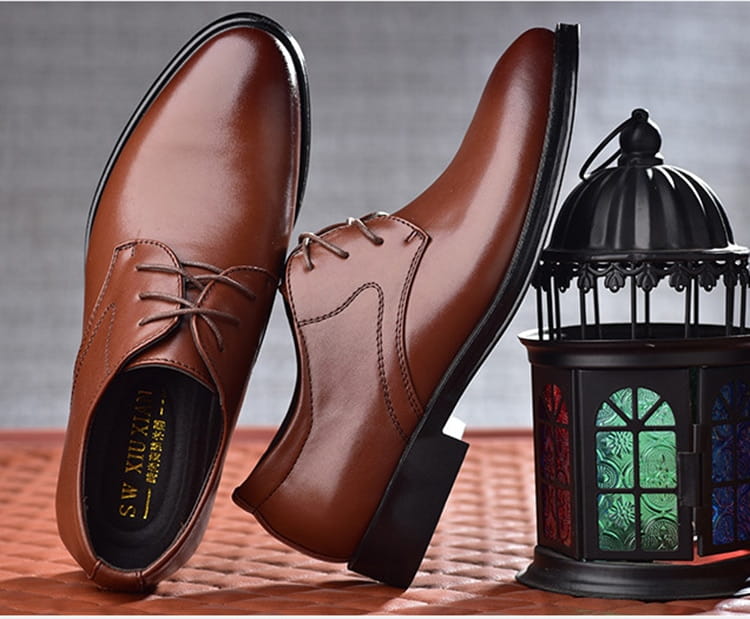 Black Shoes With Pointed Toe For Men