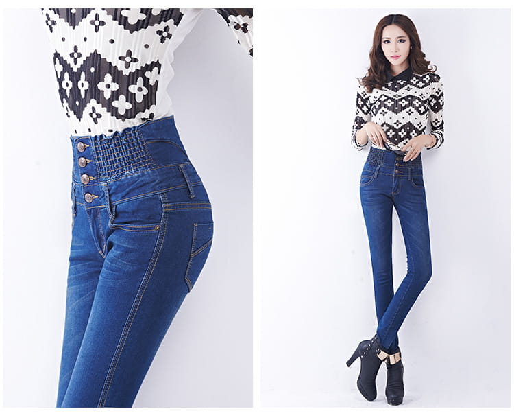 Women’s high-rise jeans