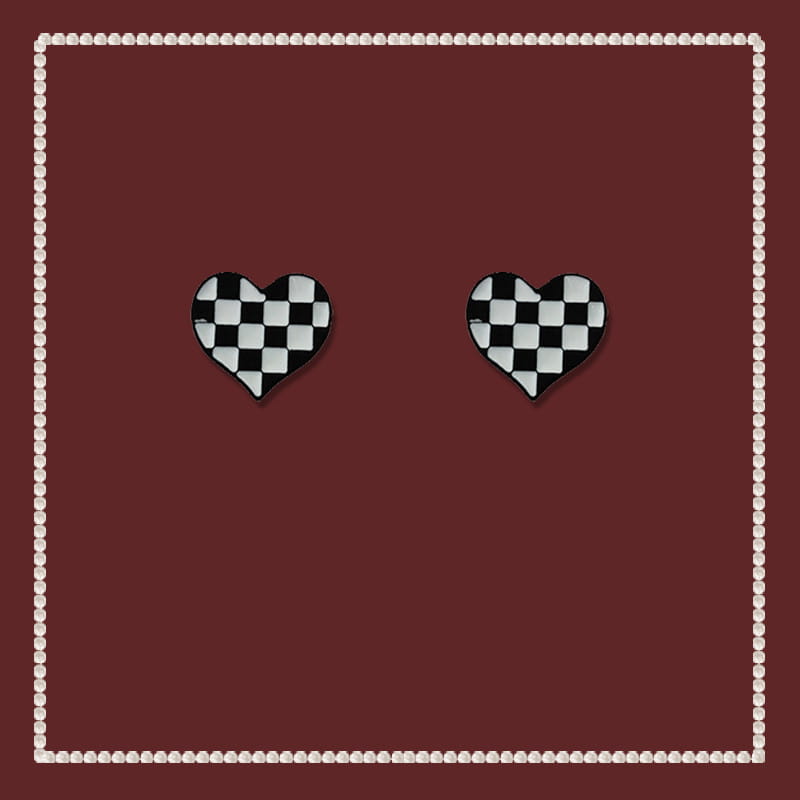 Checkerboard heart earrings from Chessboard Plaid Love high-grade trendy women’s set