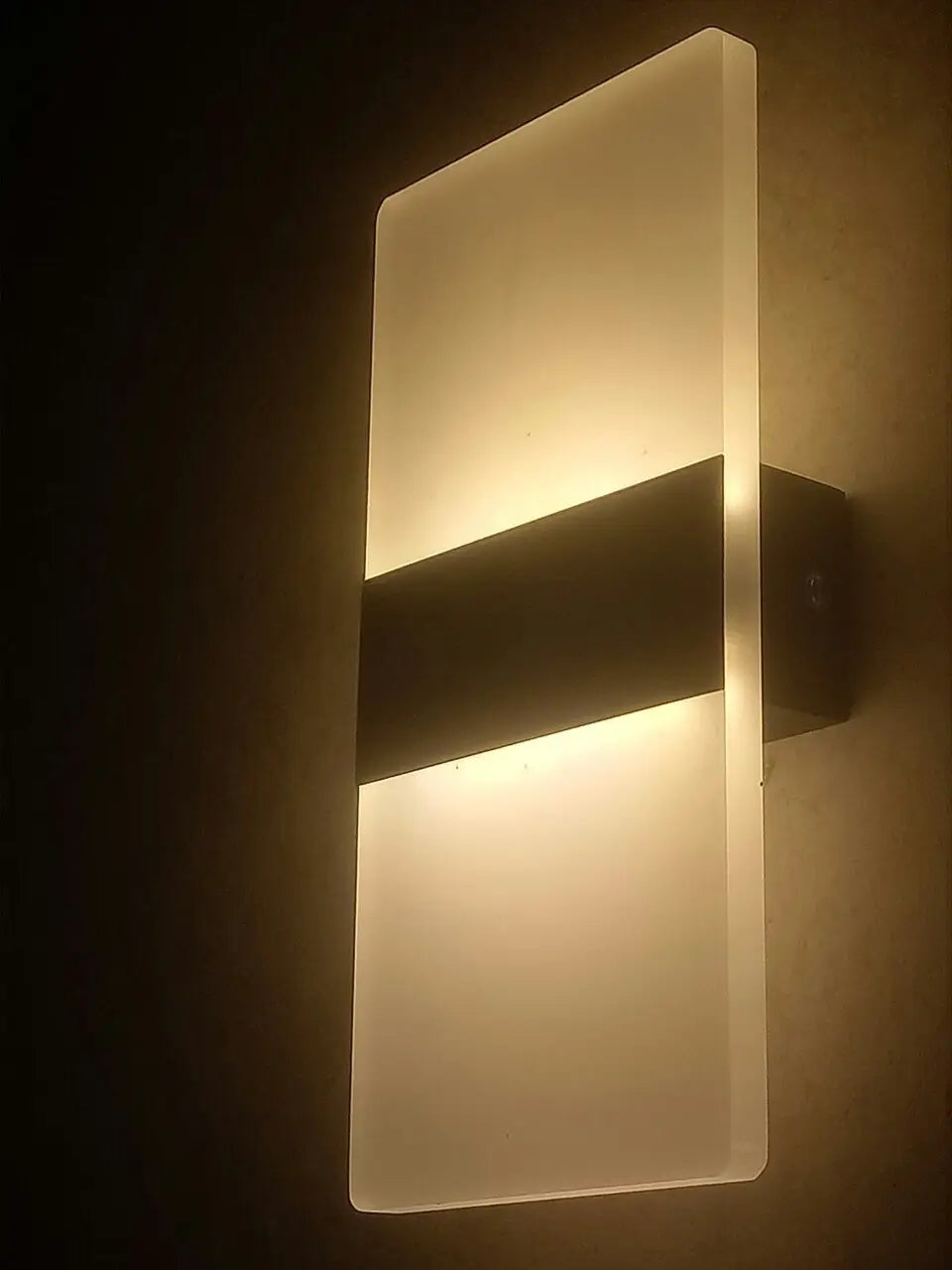 Indoor Sensing USB Charging Wall Lamp