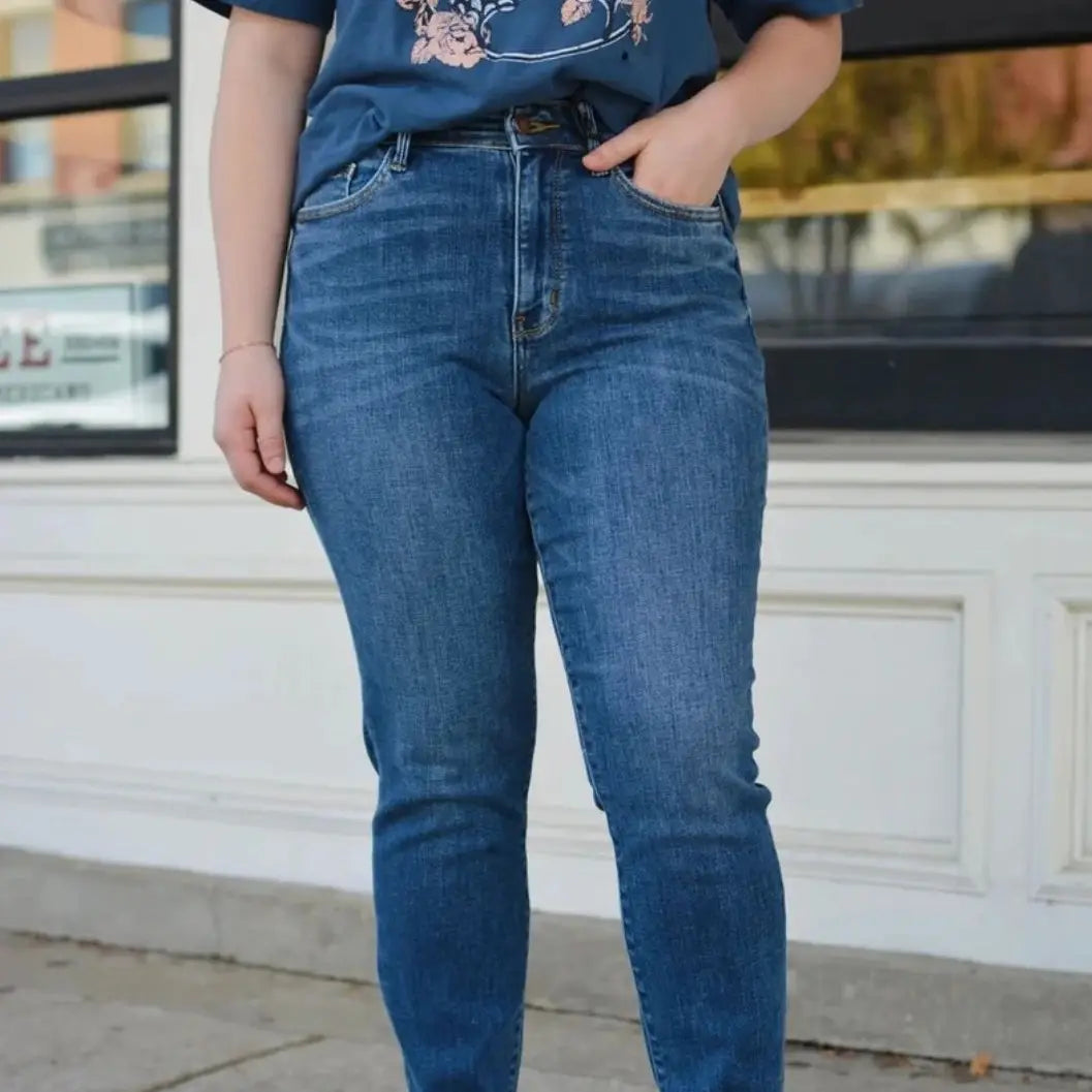 Women’s Slim Pull-up Jeans