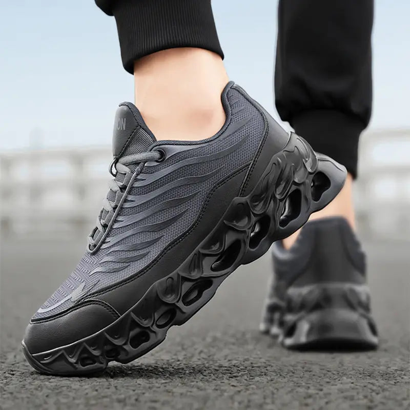 Men’s Lace-up Sneakers