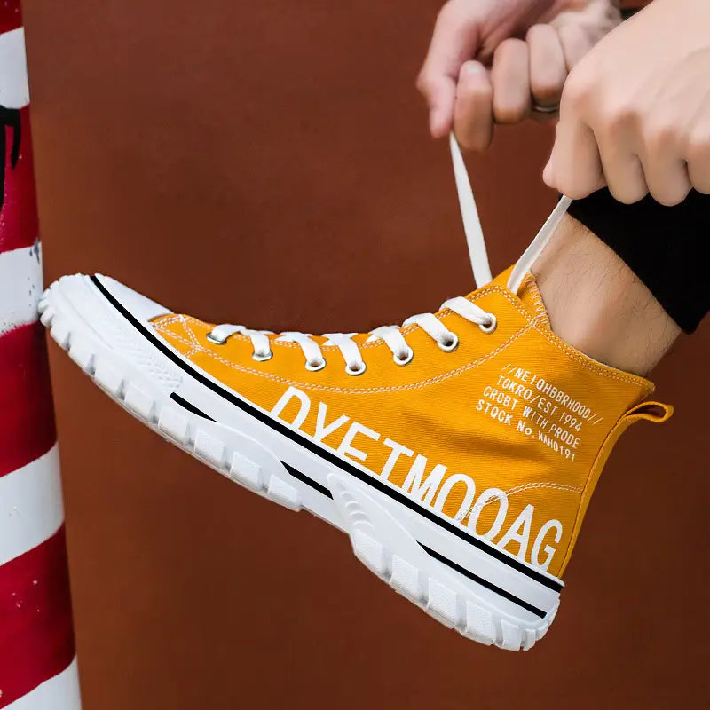 Men’s casual canvas shoes