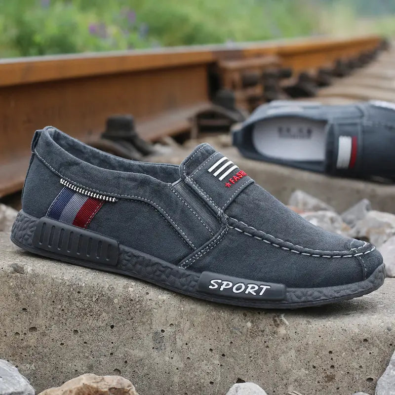 Men’s canvas shoes