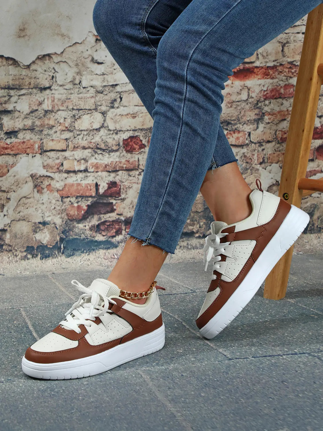 Ins European And American Fashion Platform Couple’s Soft Bottom Comfortable Board Shoes Can Be Tie Up