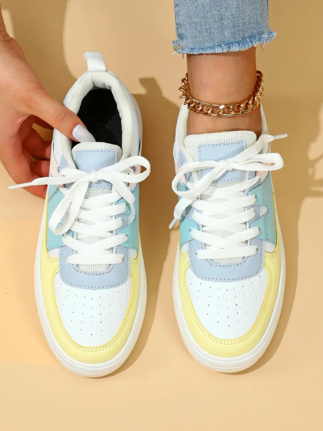 Ins European And American Fashion Platform Couple’s Soft Bottom Comfortable Board Shoes Can Be Tie Up