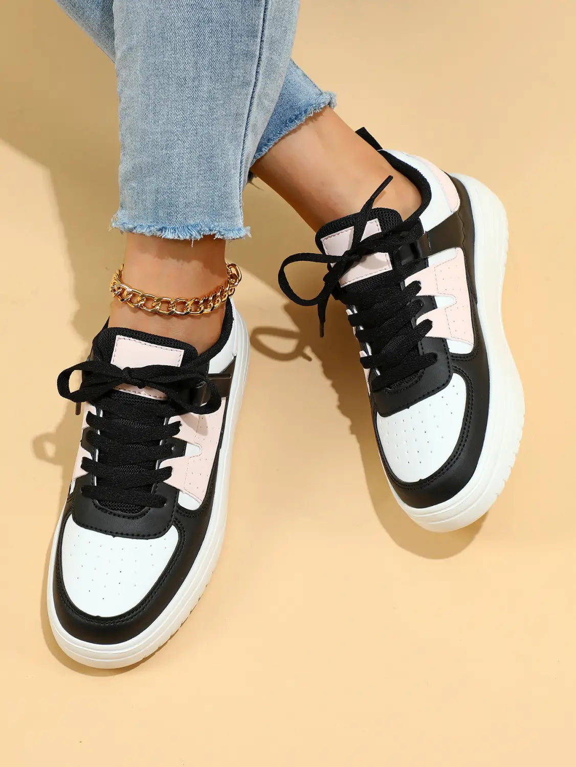 Ins European And American Fashion Platform Couple’s Soft Bottom Comfortable Board Shoes Can Be Tie Up