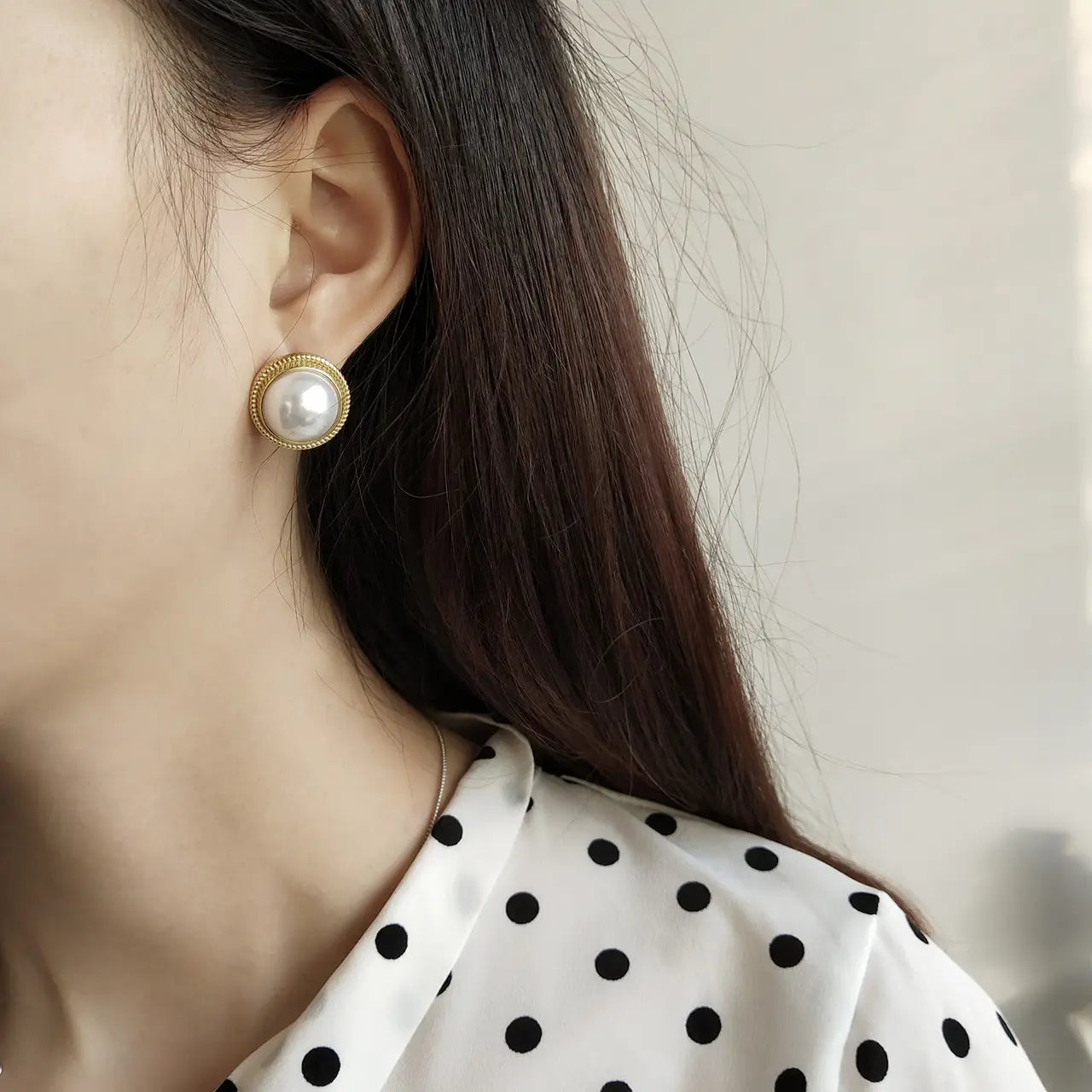 925 Sterling Silver Shell Pearls INS Ear Studs Earrings