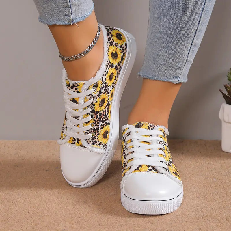 Versatile Flat Bottomed Student Lace Up Canvas Shoes
