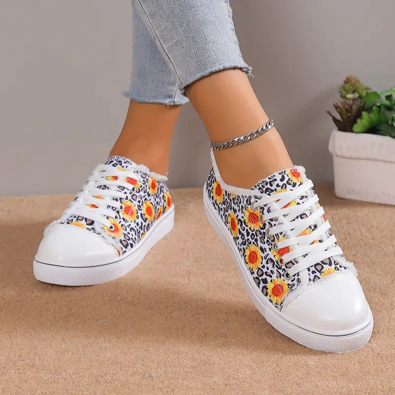 Versatile Flat Bottomed Student Lace Up Canvas Shoes