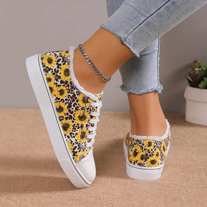 Versatile Flat Bottomed Student Lace Up Canvas Shoes