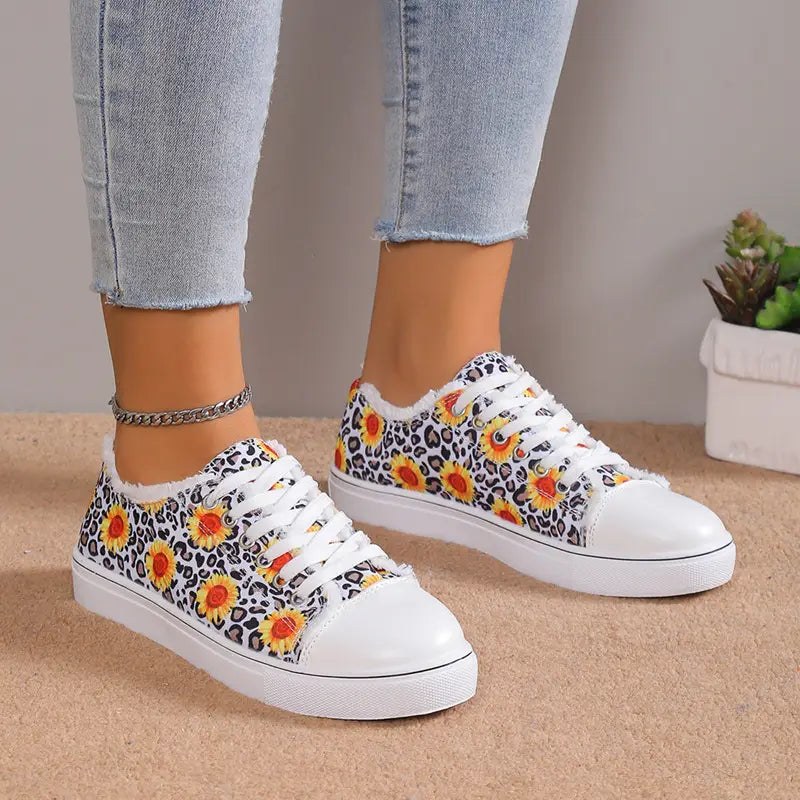 Versatile Flat Bottomed Student Lace Up Canvas Shoes