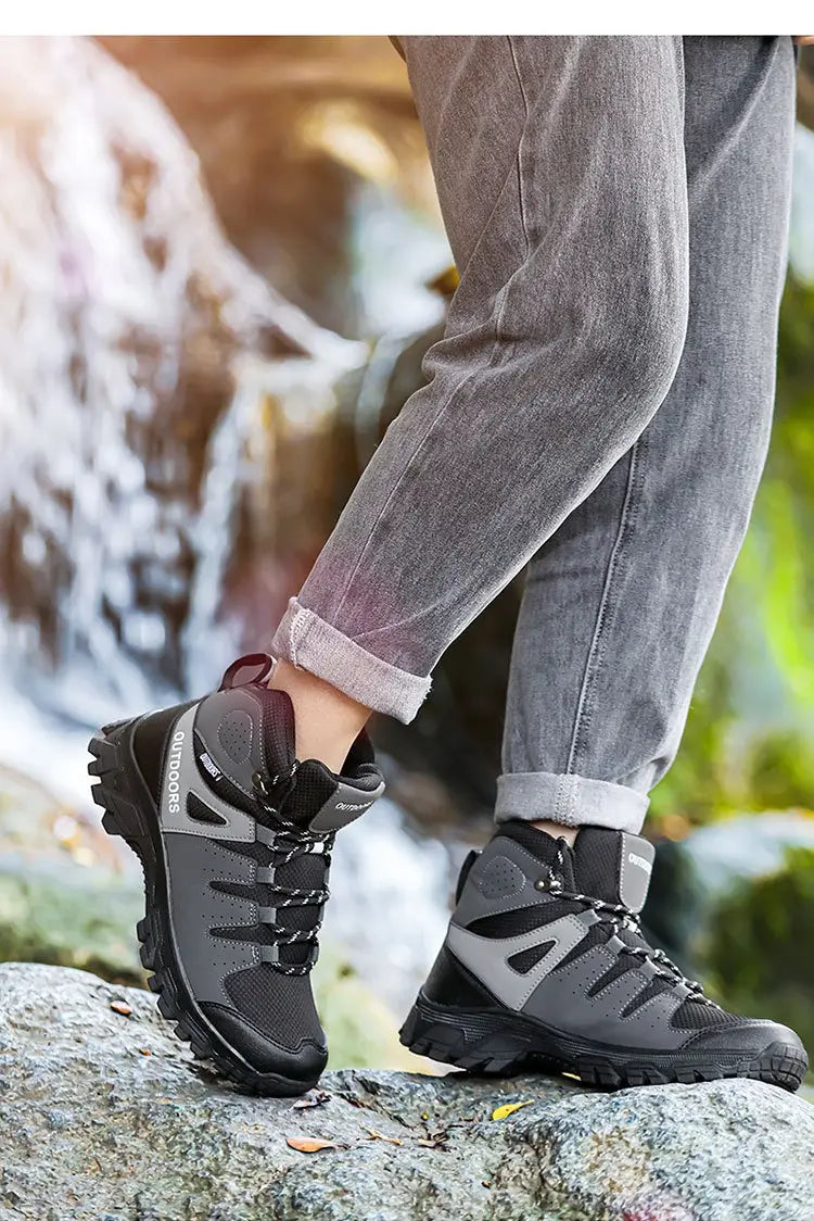 Men’s High-top Hiking Shoes Tourist Hiking Shoes Wear-resistant Non-slip