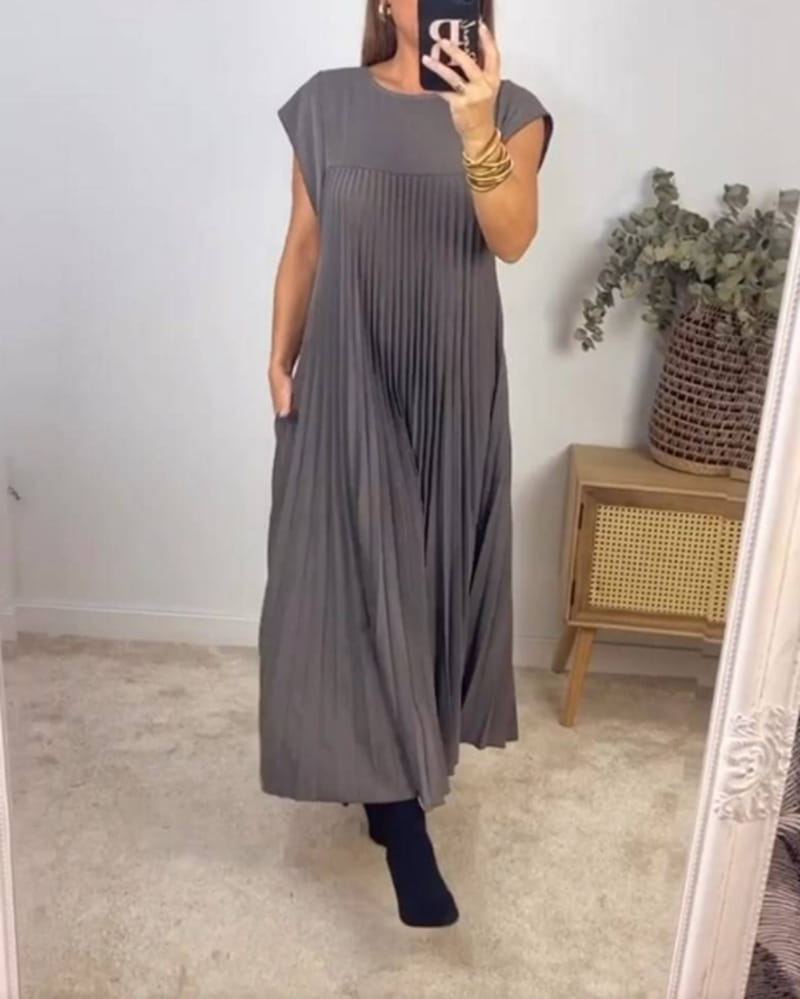 Short Sleeve Pleated Long Dress Summer Round Neck Dress Women’s Clothing