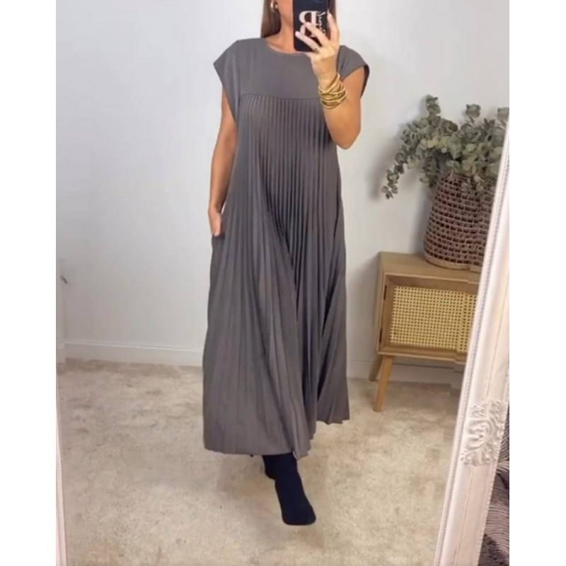 Short Sleeve Pleated Long Dress Summer Round Neck Dress Women’s Clothing