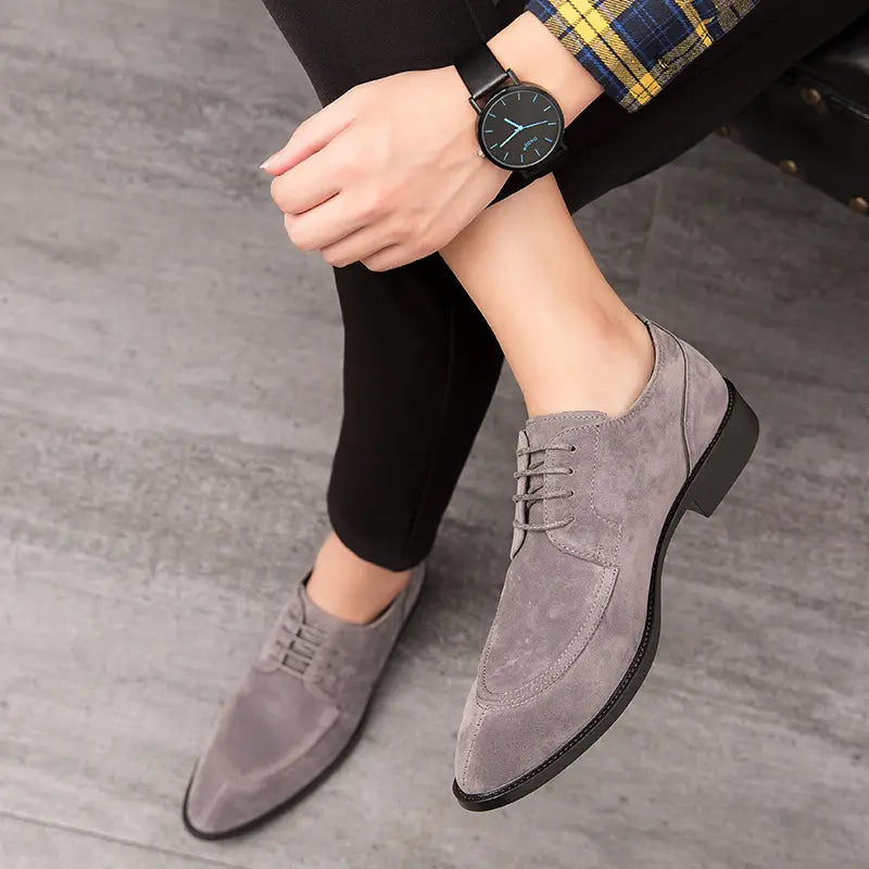 Men’s Fashion Casual Brogue Carved Leather Shoes