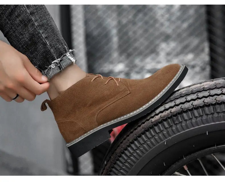 Inner Elevator Shoes Mid-top Men’s Boots Cowhide Suede Martin