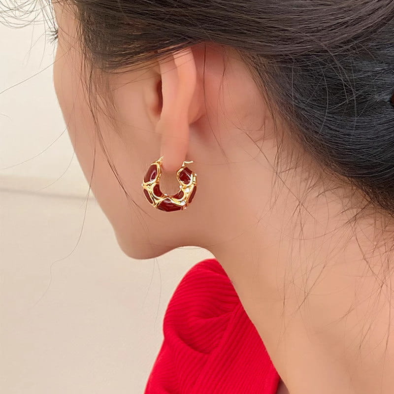 Fashion Jewelry New Trendy Enamel Color Metal Texture Small Hoop Earrings For Women Gold Plated Statement Ear Buckle