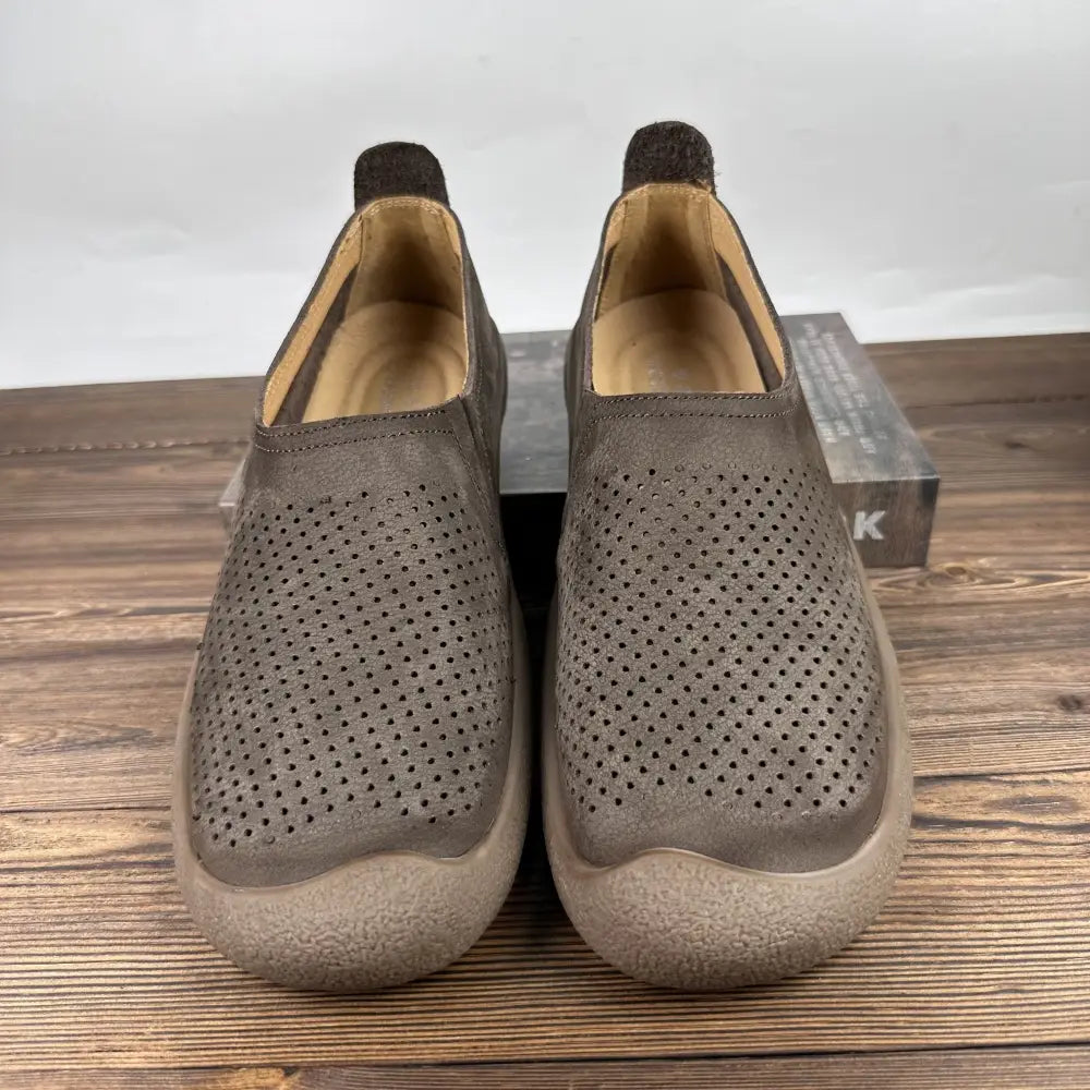 Hollow Out Leather Men’s Shoes Breathable Soft Bottom Casual Shoes