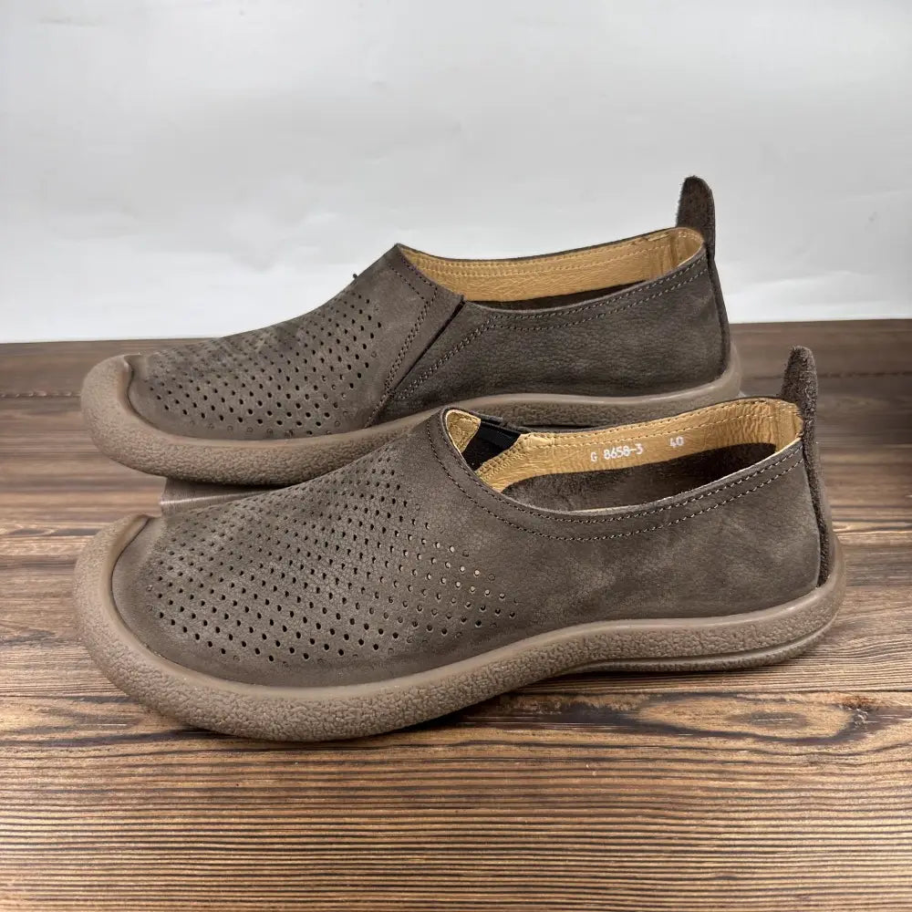 Hollow Out Leather Men’s Shoes Breathable Soft Bottom Casual Shoes