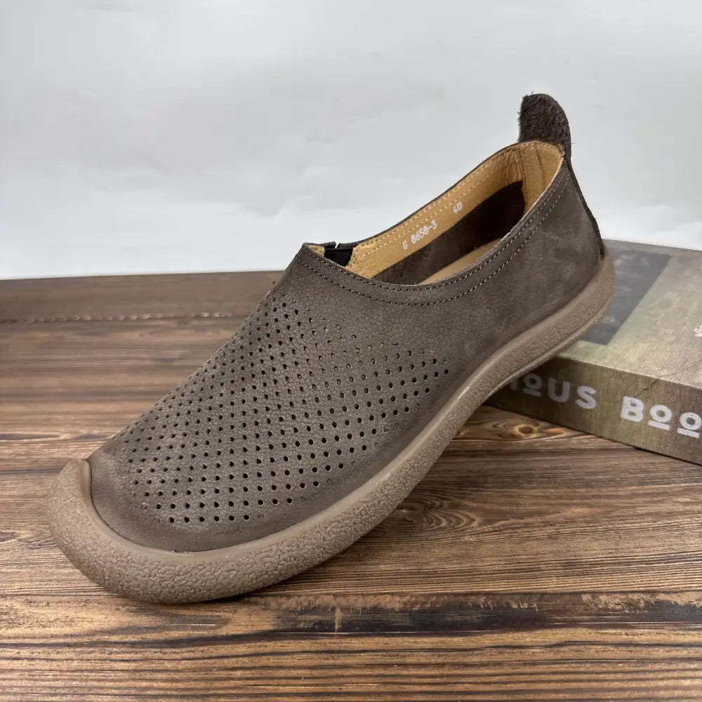 Hollow Out Leather Men’s Shoes Breathable Soft Bottom Casual Shoes
