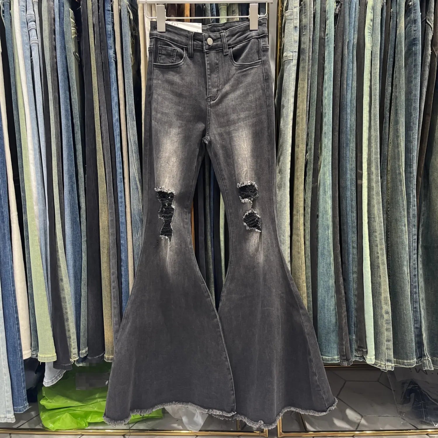 Women’s Retro Tattered Jeans Flared Mop Jeans