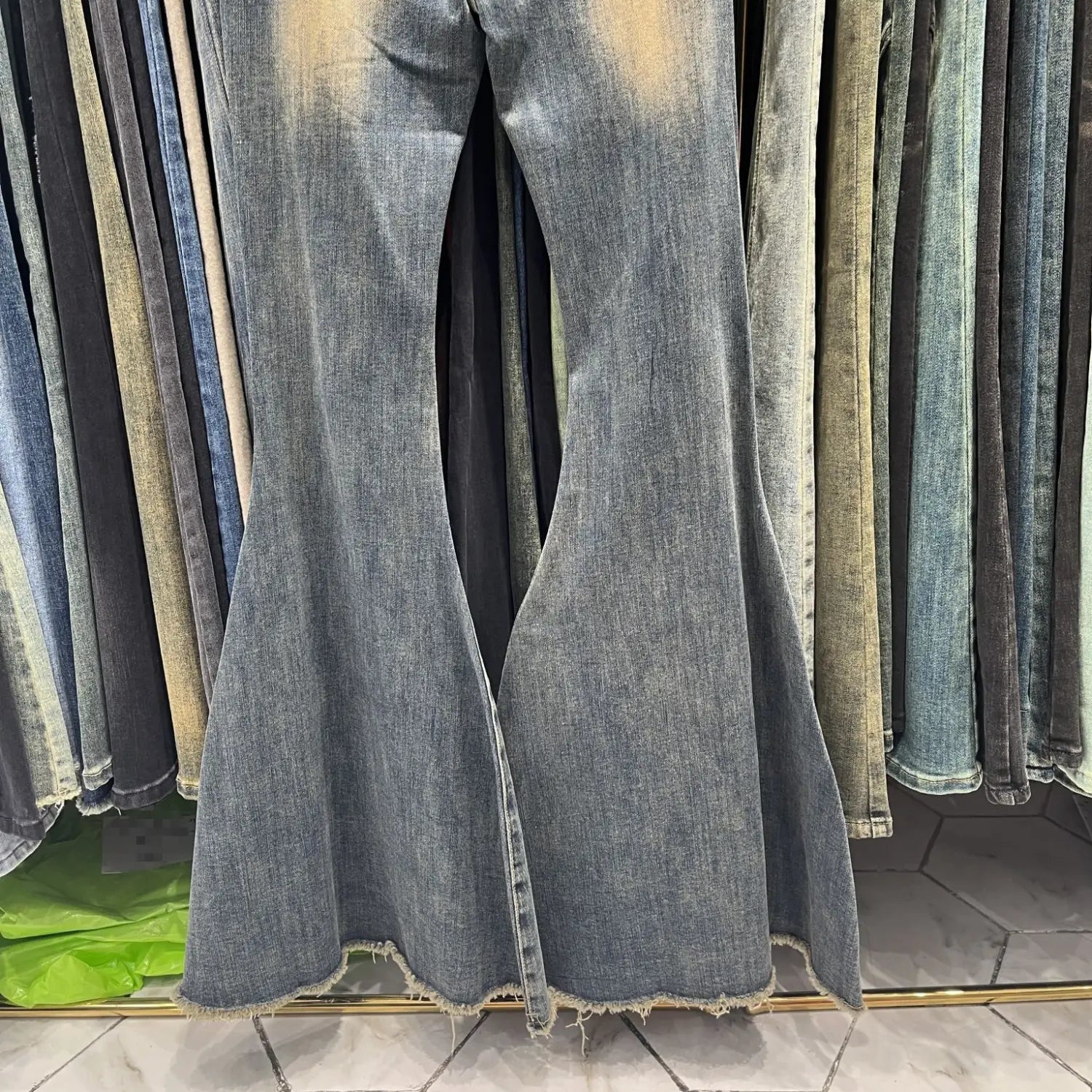 Women’s Retro Tattered Jeans Flared Mop Jeans