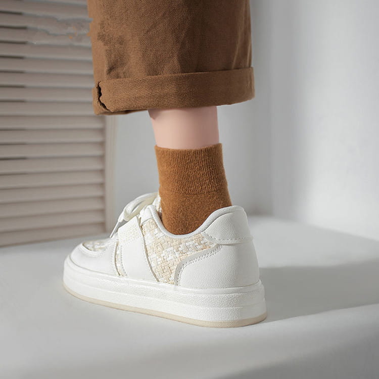Japanese Style White Thick Bottom Leisure Sports Board Shoes