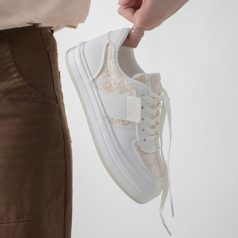 Japanese Style White Thick Bottom Leisure Sports Board Shoes